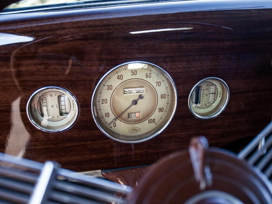  Ford V8 Club Cabriolet 1936 года  (фото 11 из 15)